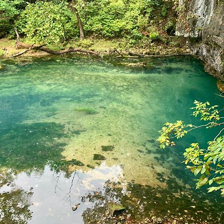 Lakefront Cottage In Secluded Cove ซันไรส์บีช ภายนอก รูปภาพ