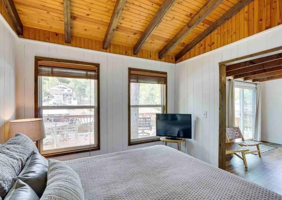 Lakefront Cottage In Secluded Cove ซันไรส์บีช ภายนอก รูปภาพ